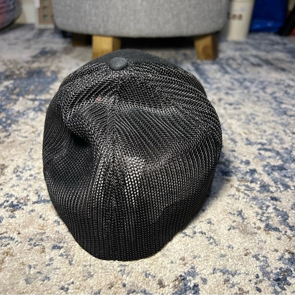 Columbia Black Flexfit Hat - Picture 8 of 11